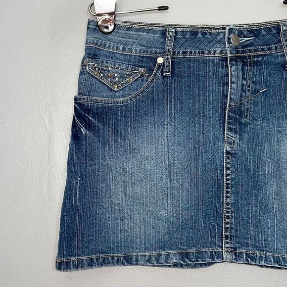 Y2K Zoey Beth Denim Skirt Size Medium Low Rise Mini Blue Jean Embellished Bling - Picture 2 of 10